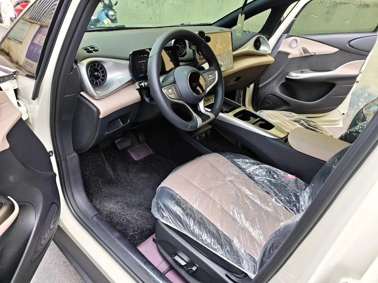 BYD 2025 Dolphin Smart Driving 420km Free Automatic 4