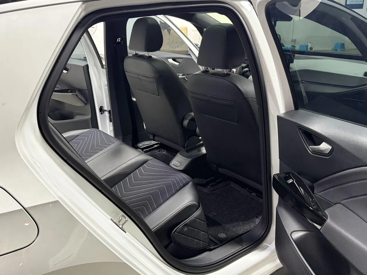 Volkswagen 2024 ID. 3 superior version of automatic transmission 5