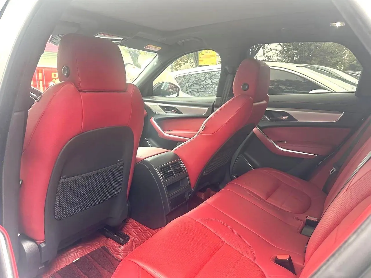 Jaguar F-PACE (Imported) 2024 F-PACE 2.0T P250 R-Dynamic SE Automatic Gear 6