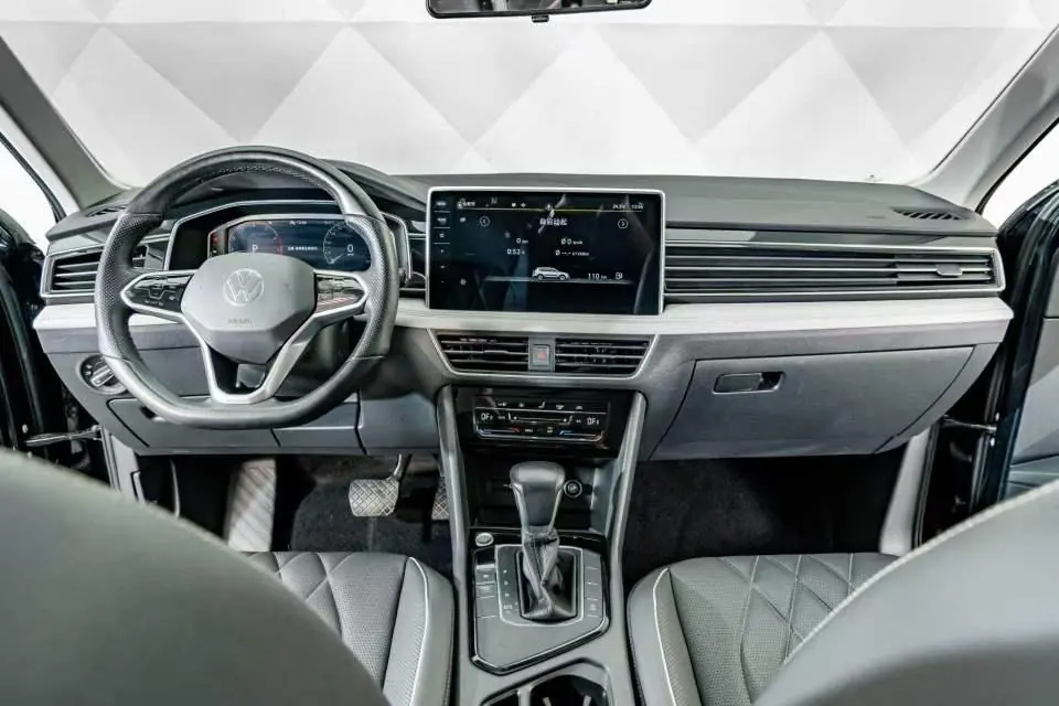 Volkswagen 2022 Tiguan L 2.0TSI 330TSI Two-Drive Smart Edition Automatic Gear 2