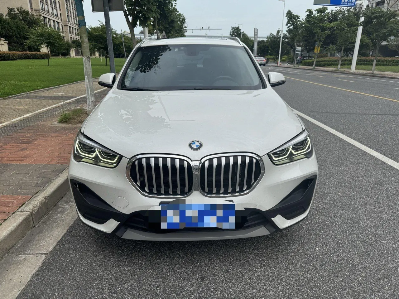 BMW 2022 X1 sDrive25Li 2.0T Leading Automatic Gear 5