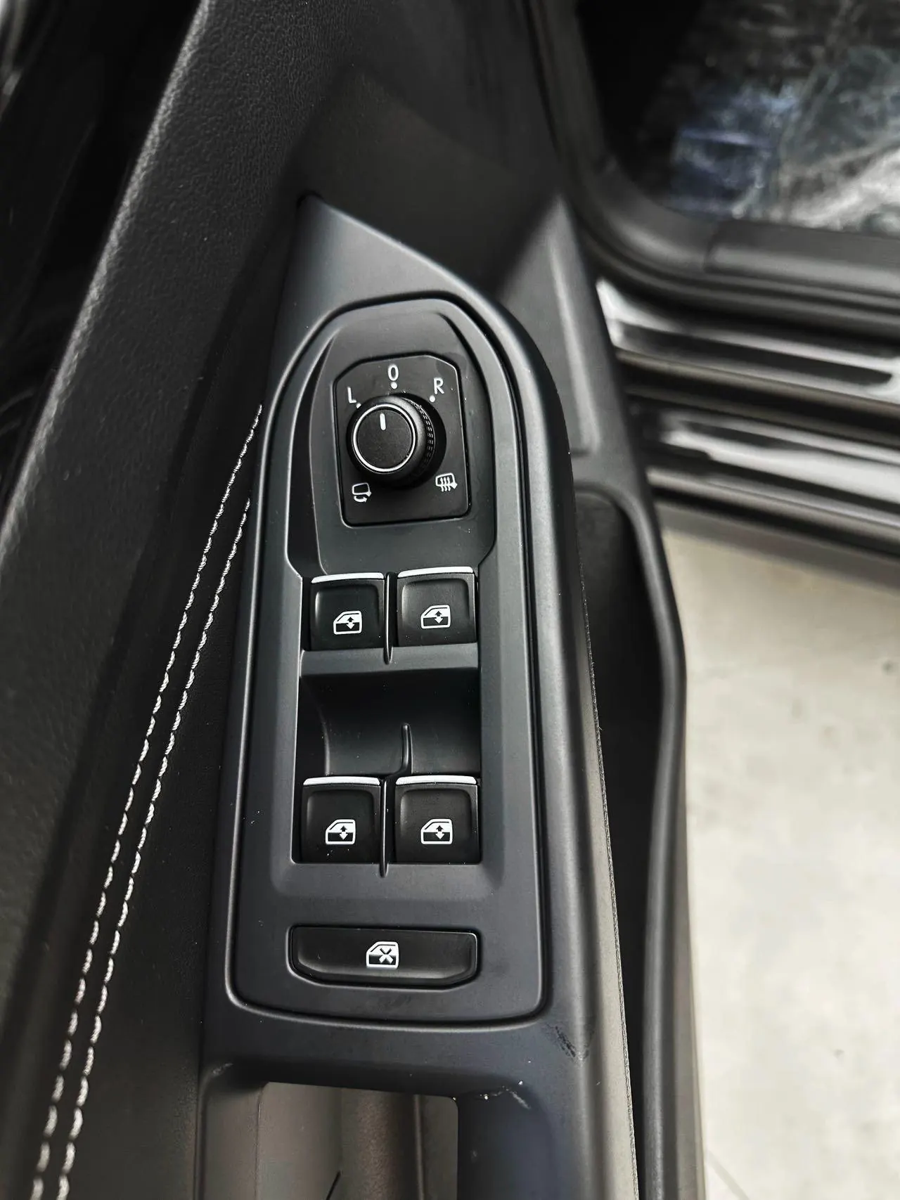 Volkswagen 2021 Golf 8 R-Line 1.4TSI 280TSI Automatic 13