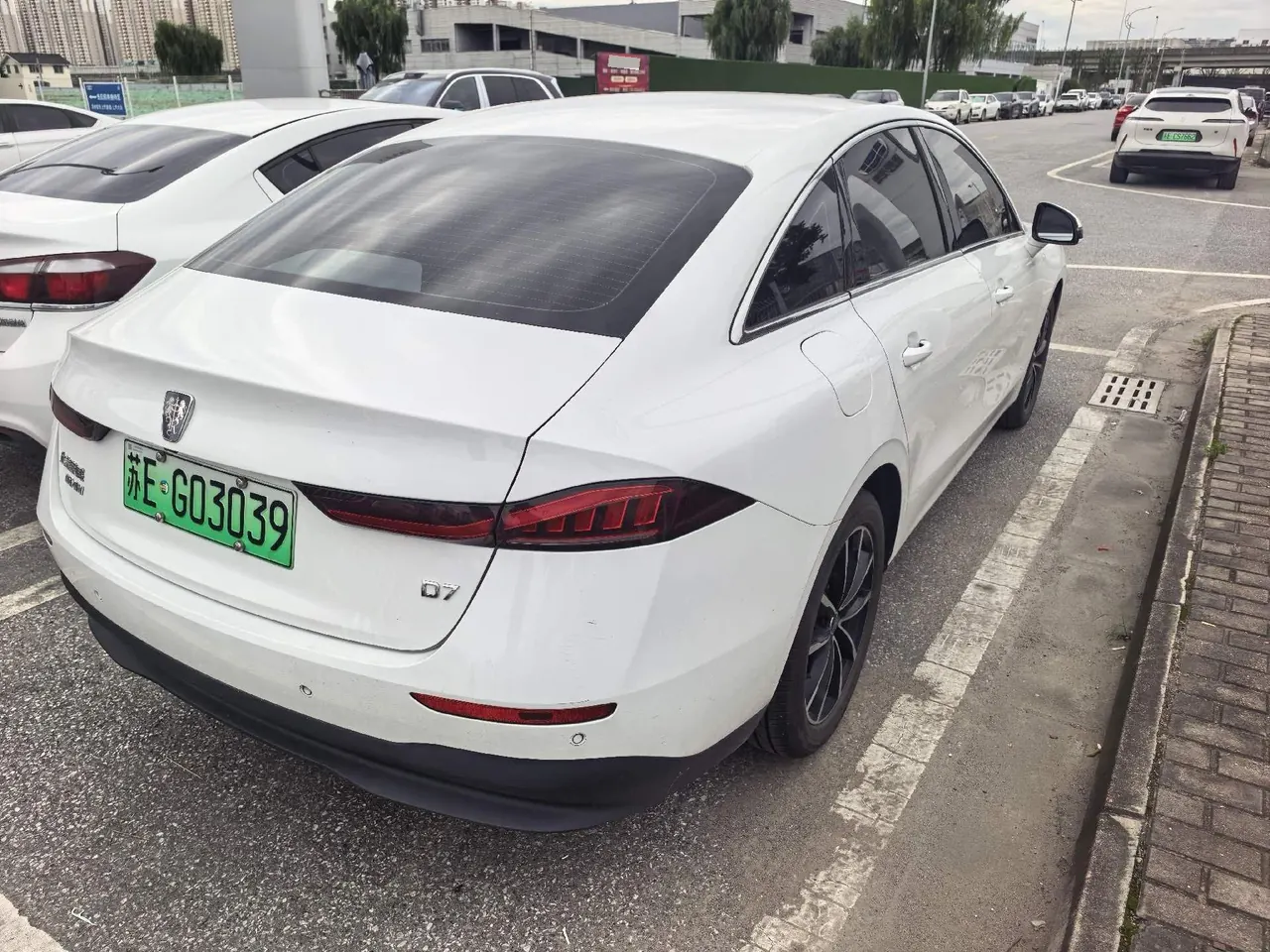 Roewe 2025 D7 DMH 1.5 World Championship Edition Automatic Gear 2