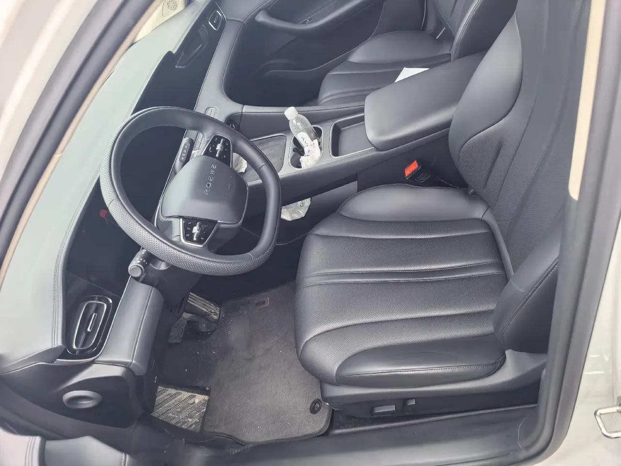 Roewe 2025 D7 DMH 1.5 World Championship Edition Automatic Gear 4