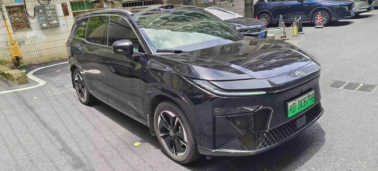 Toyota 2025 Platinum Intelligence 3X 520 Pro Advanced Intelligence Driving Edition Automatic Gear 5