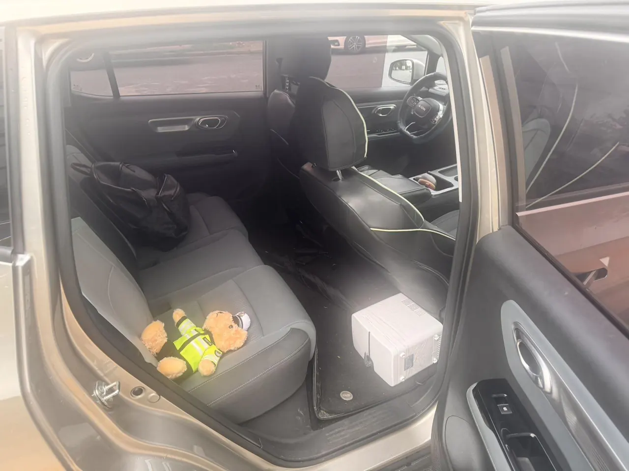 GAC Aion 2023 Aion Y PLUS 70 Happy Edition Automatic Gear 4