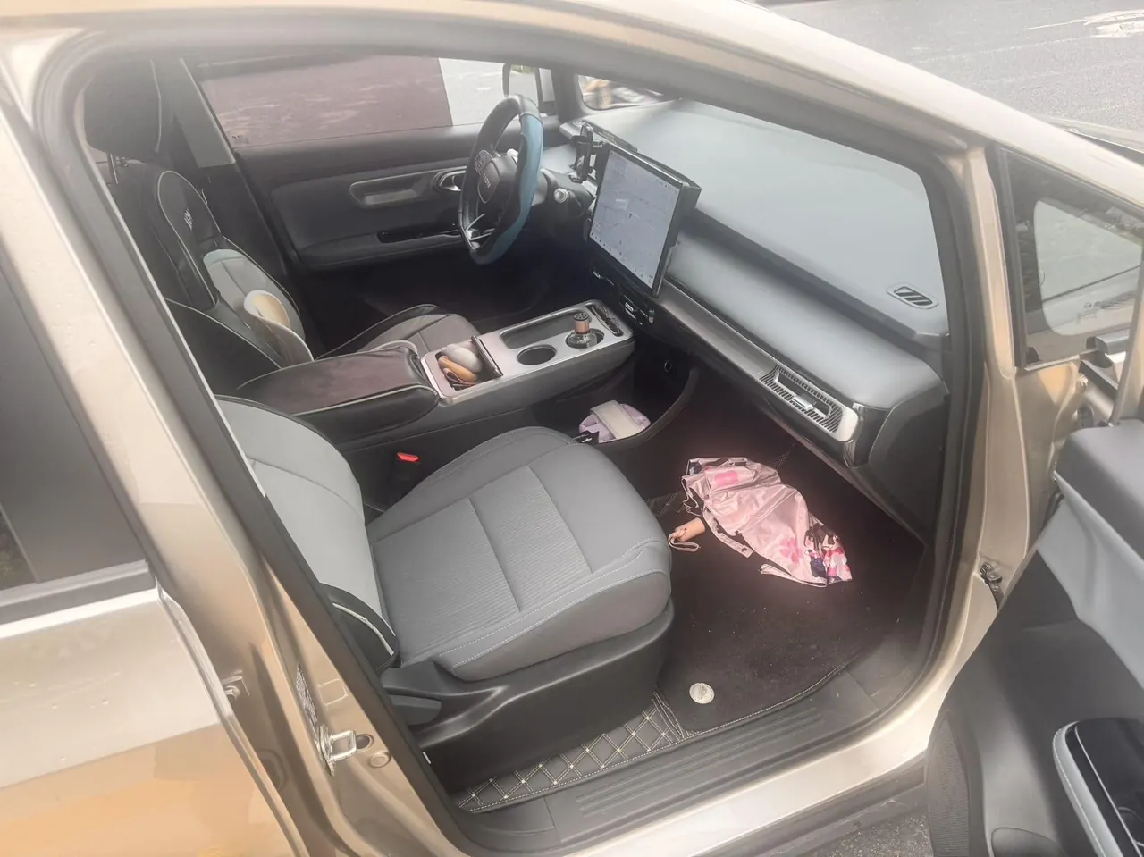 GAC Aion 2023 Aion Y PLUS 70 Happy Edition Automatic Gear 6
