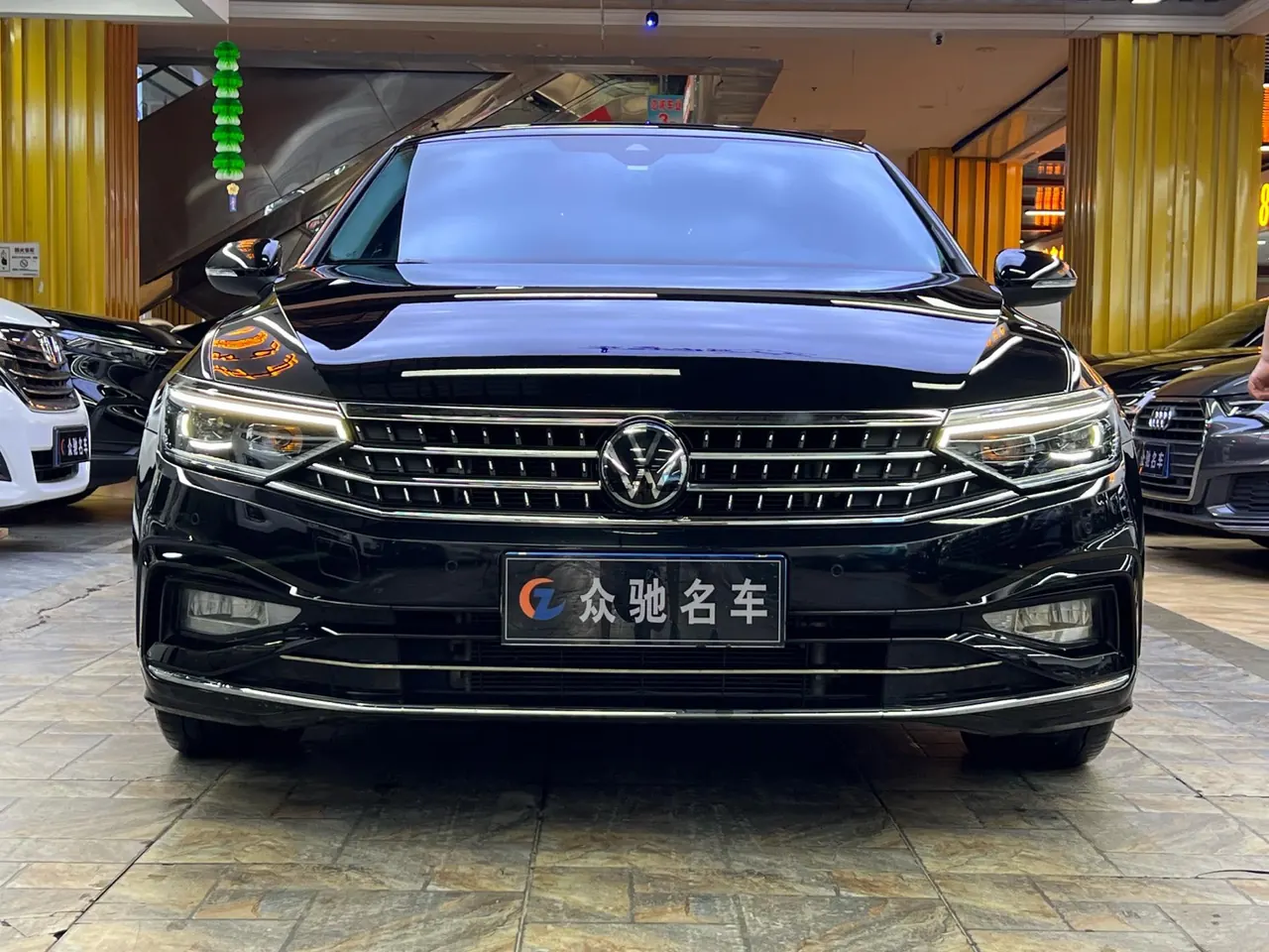 Volkswagen 2023 Magotan 2.0TSI 330TSI 2 million Commemorative Luxury Automatic Gear 2