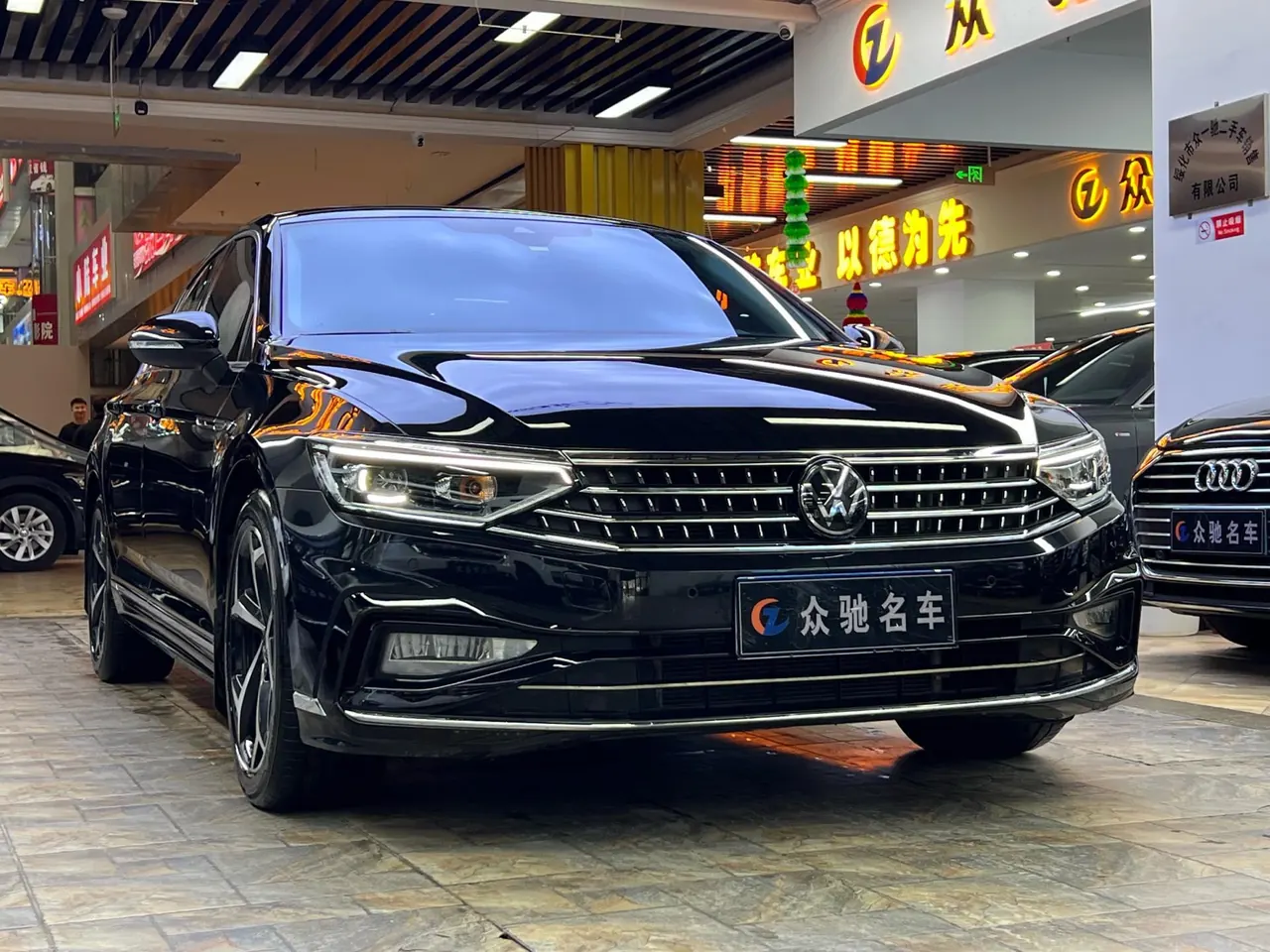 Volkswagen 2023 Magotan 2.0TSI 330TSI 2 million Commemorative Luxury Automatic Gear 3