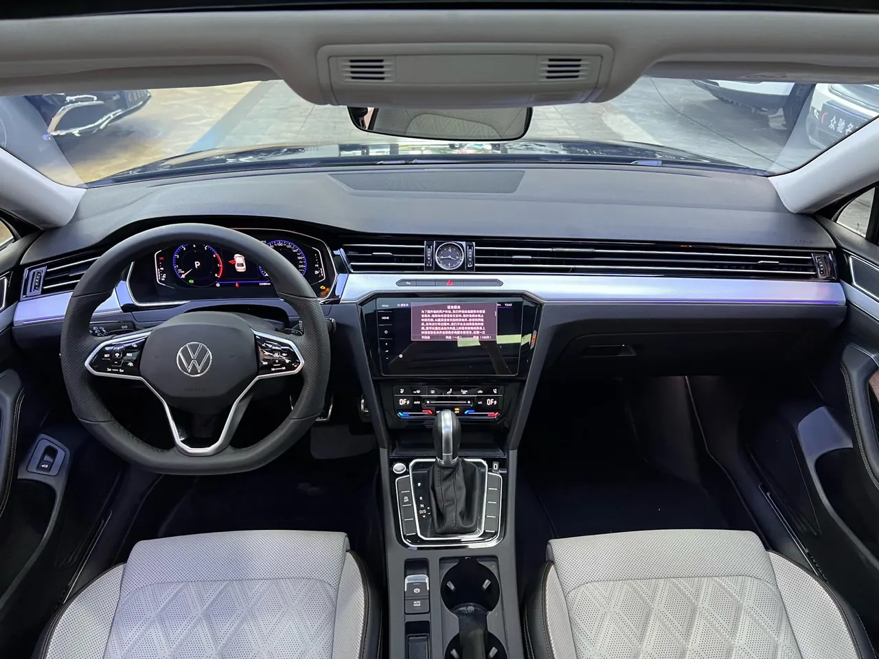 Volkswagen 2023 Magotan 2.0TSI 330TSI 2 million Commemorative Luxury Automatic Gear 5