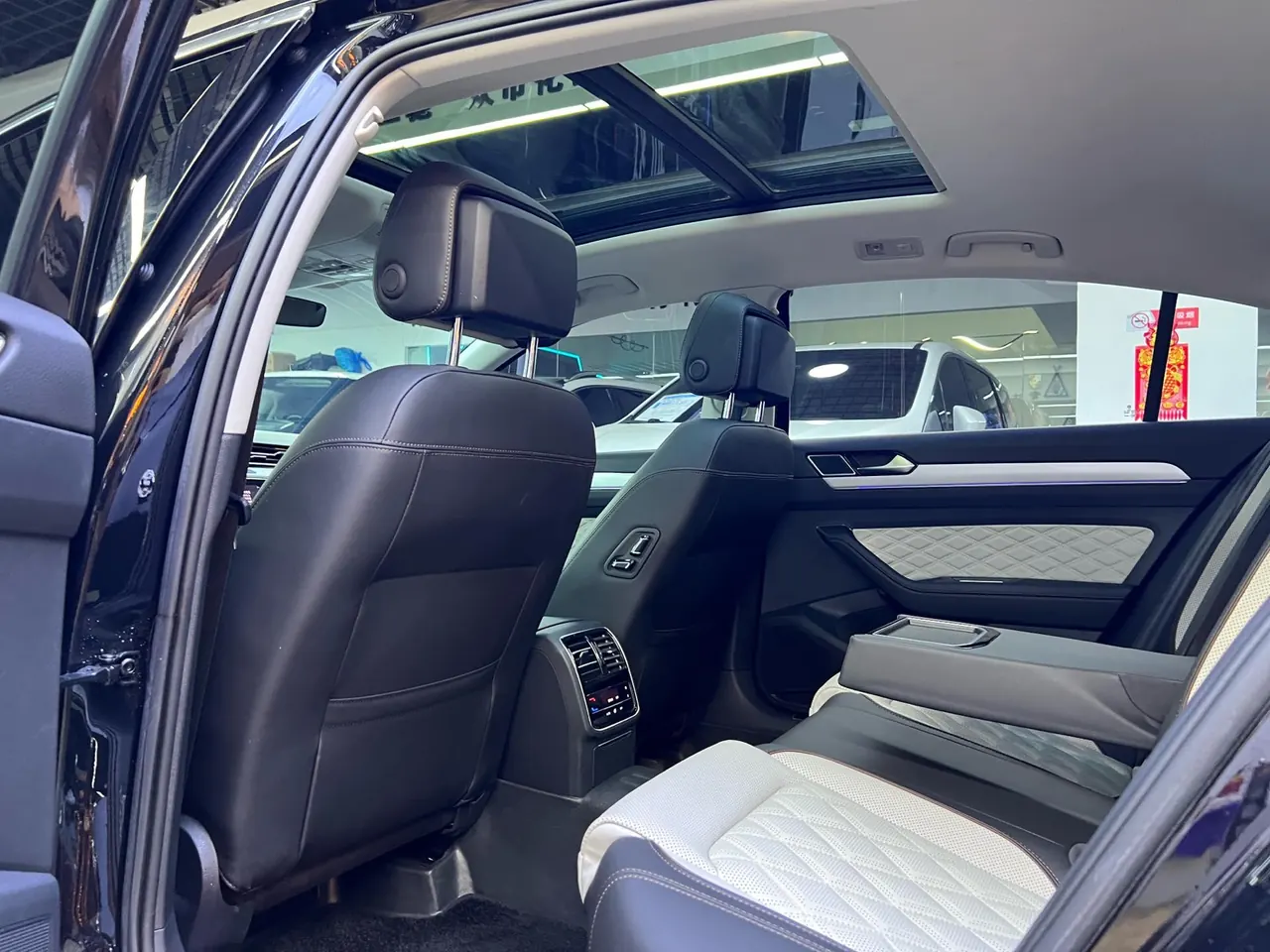 Volkswagen 2023 Magotan 2.0TSI 330TSI 2 million Commemorative Luxury Automatic Gear 6