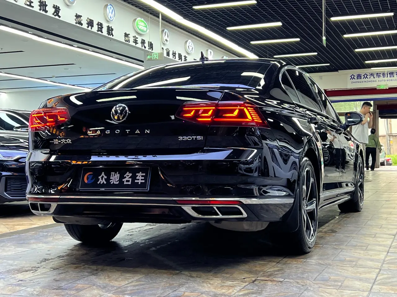 Volkswagen 2023 Magotan 2.0TSI 330TSI 2 million Commemorative Luxury Automatic Gear 7