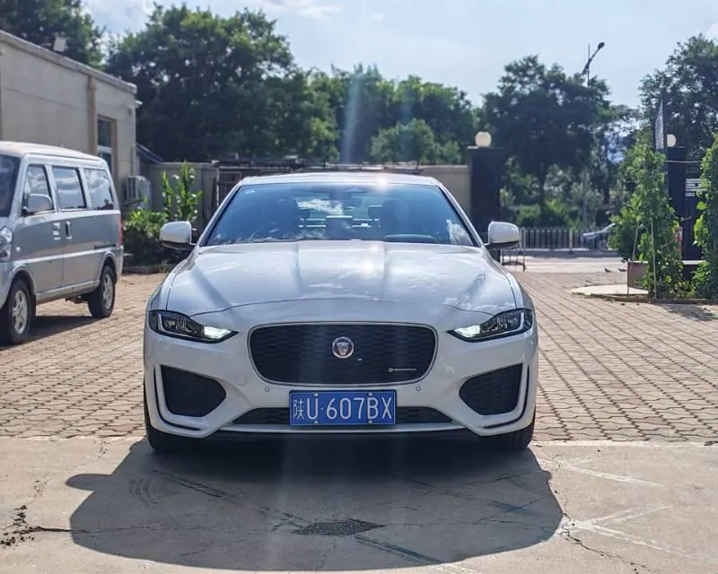 Jaguar 2023 XEL 2.0T 200PS R-DYNAMIC Youth Sports Edition Automatic Gear 2