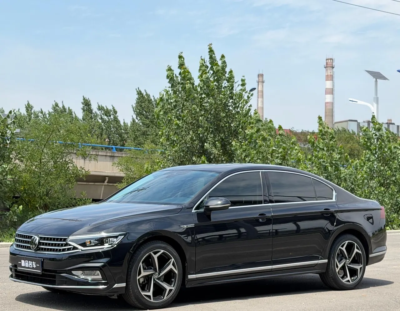 Volkswagen 2023 Magotan 2.0TSI 330TSI 2 million Commemorative Luxury Automatic Gear - View 1
