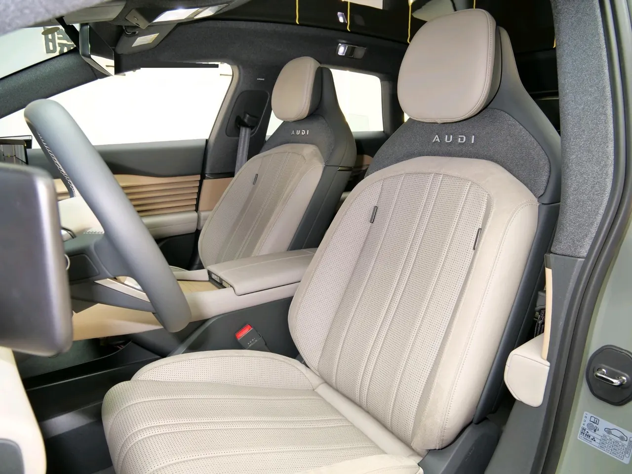AUDI 2026 E5 Sportback Pioneer Plus Automatic 4