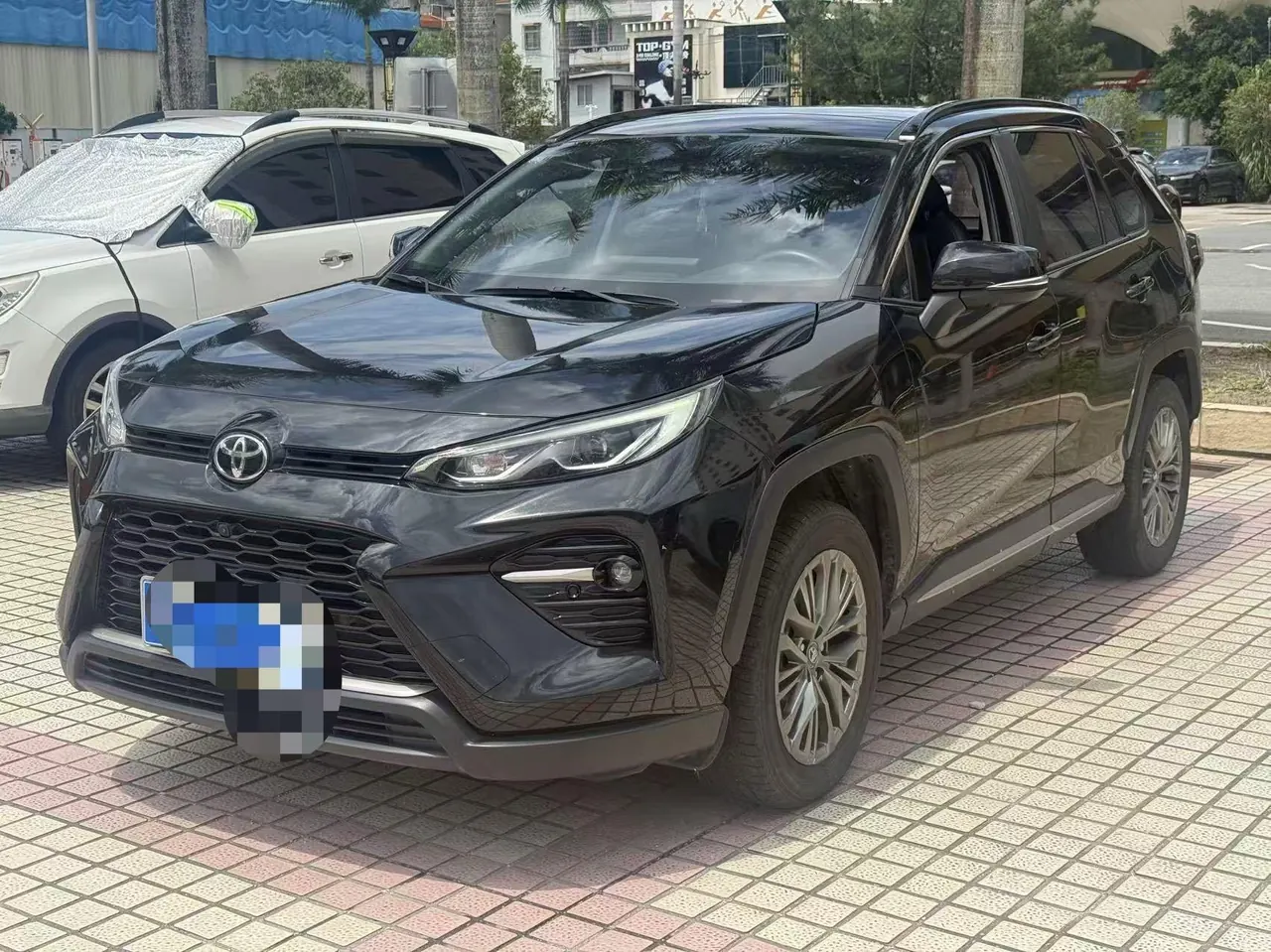 Открыть галерею: Toyota 2023 Willanda 2.0 Stepless Two-Drive Luxury PLUS Edition Automatic Gear