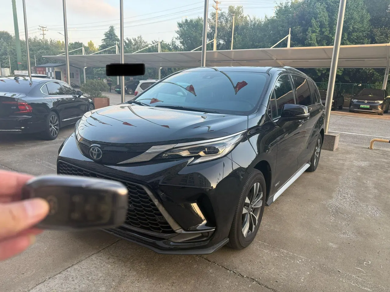 打开图片灯箱:Toyota 2023 Grevia HYBRID 2.5 Stepless Deluxe Edition Automatic Transmission