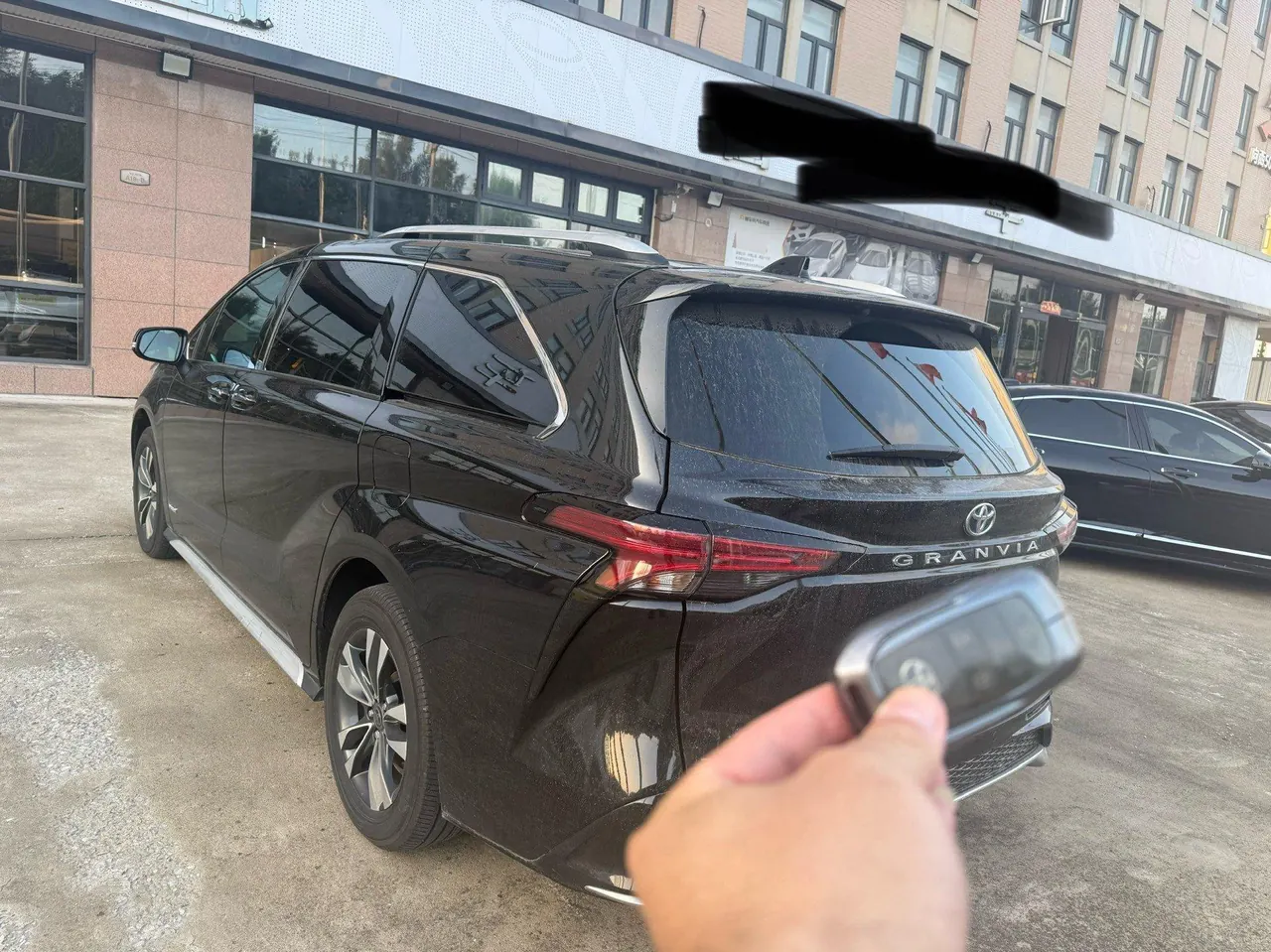 Toyota 2023 Grevia HYBRID 2.5 Stepless Deluxe Edition Automatic Transmission 2