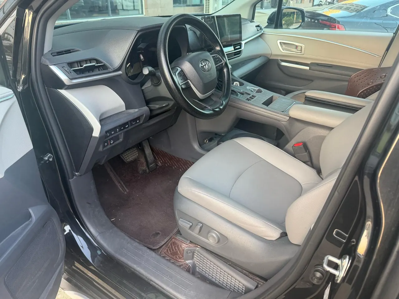 Toyota 2023 Grevia HYBRID 2.5 Stepless Deluxe Edition Automatic Transmission 3
