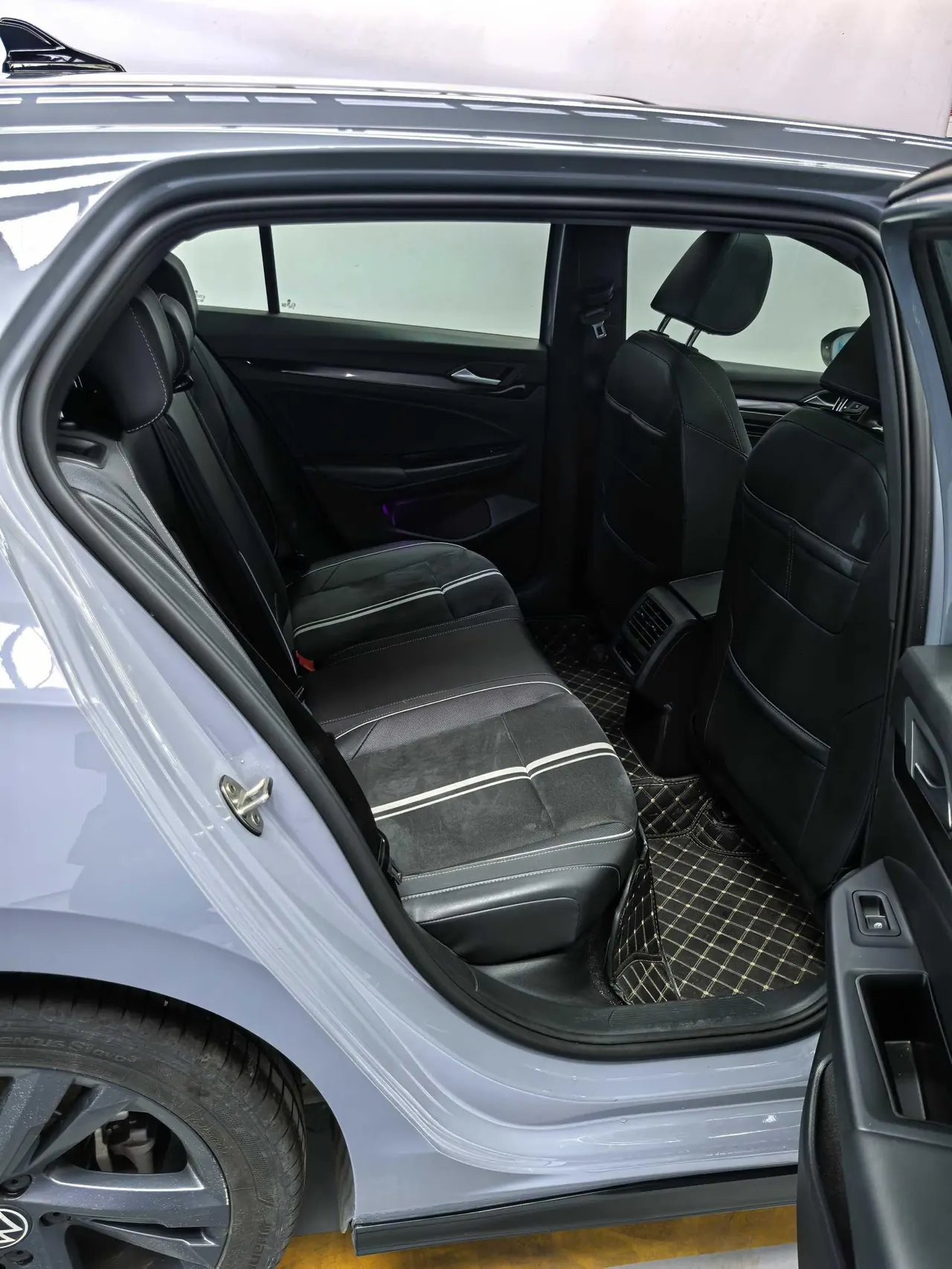 Volkswagen 2021 Golf 8 R-Line 1.4TSI 280TSI Automatic 11