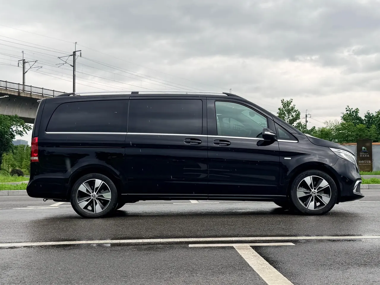 Mercedes Benz V 2021V 260 2.0T Premium Edition Automatic Gear 4