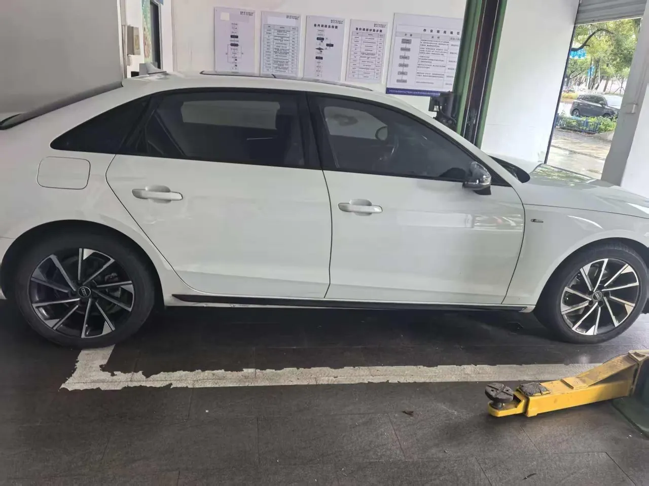 Audi 2023 A4L 2.0TFSI 40TFSI Deluxe Dynamic Automatic 2