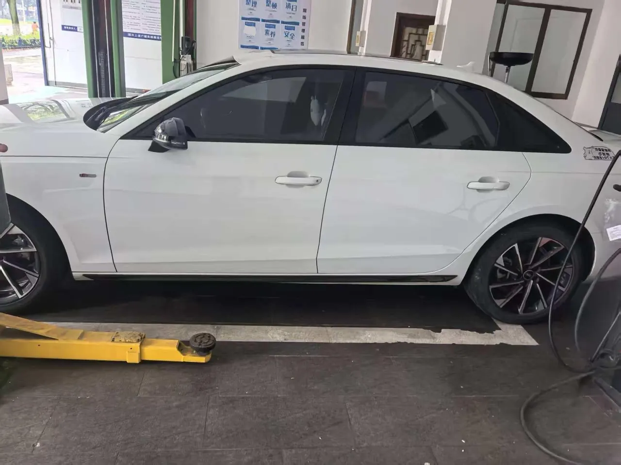 Audi 2023 A4L 2.0TFSI 40TFSI Deluxe Dynamic Automatic 5