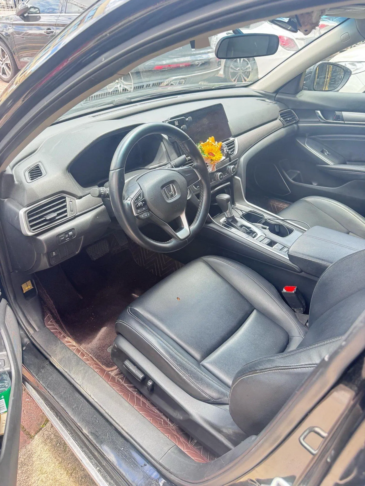 Honda 2022 10th Generation Accord 1.5T Stepless 260TURBO Deluxe Automatic Gear 4