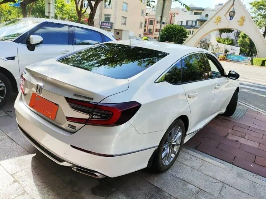 Honda 2022 10th Generation Accord 1.5T Stepless 260TURBO Magic Night Premium Edition Automatic Gear 3