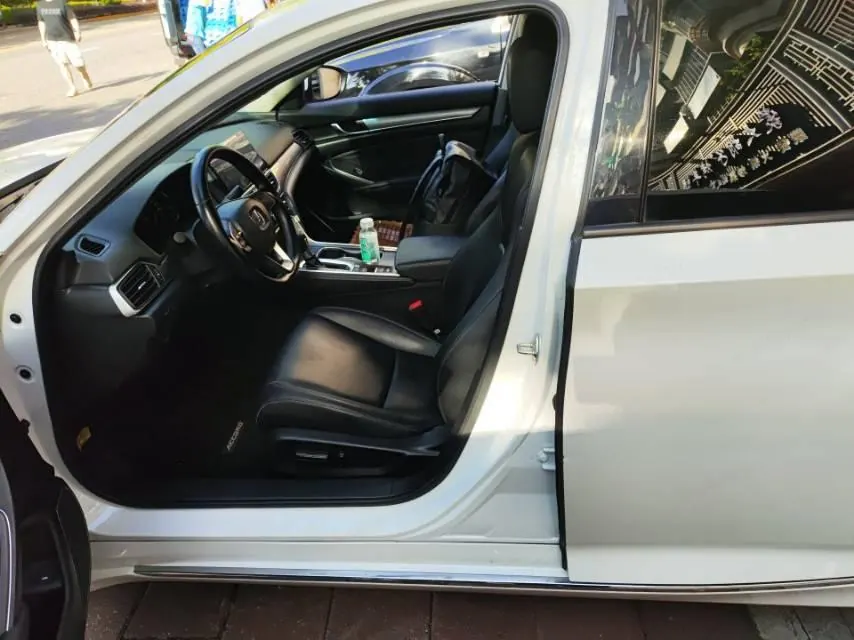 Honda 2022 10th Generation Accord 1.5T Stepless 260TURBO Magic Night Premium Edition Automatic Gear 5