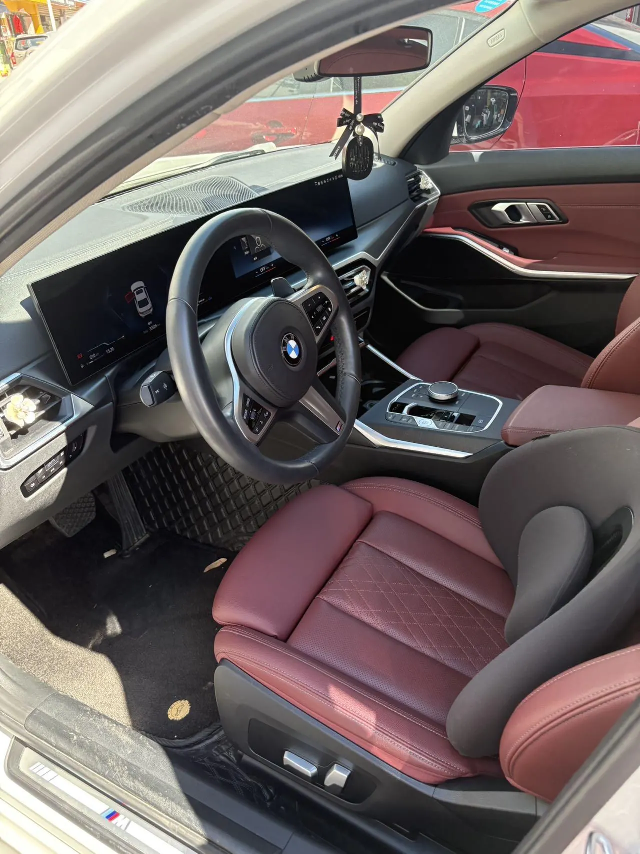 BMW 3 Series 2023 325i 2.0T M Sports Suit Automatic Gear 2