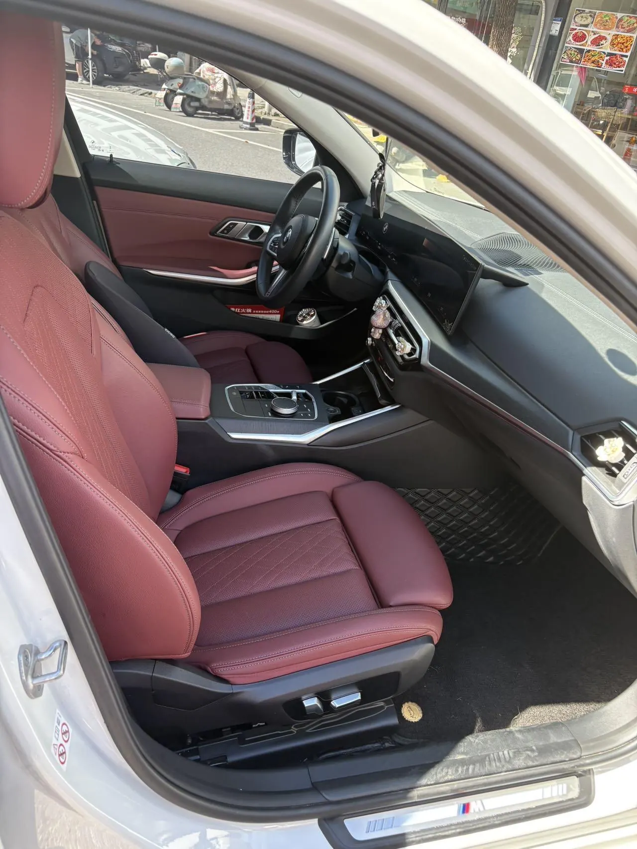 BMW 3 Series 2023 325i 2.0T M Sports Suit Automatic Gear 3