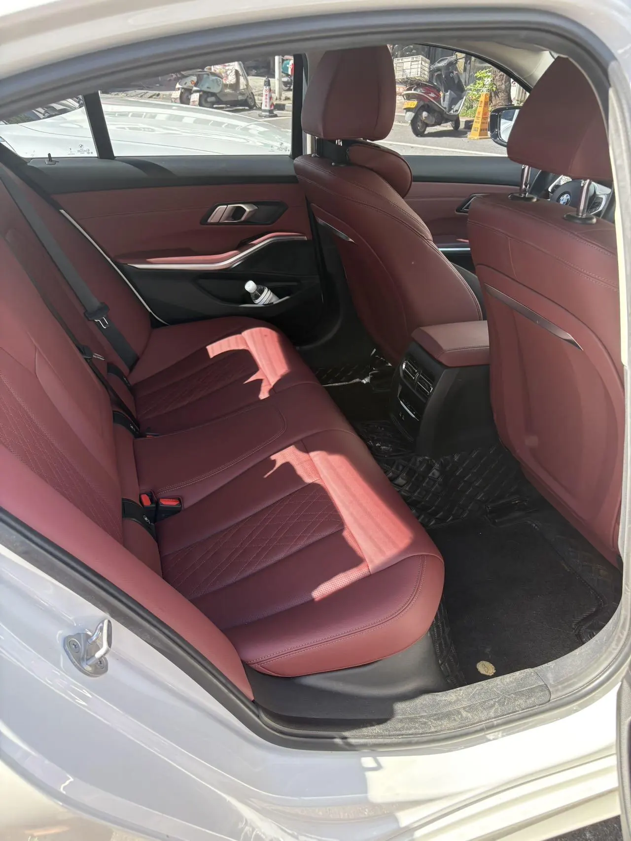 BMW 3 Series 2023 325i 2.0T M Sports Suit Automatic Gear 4
