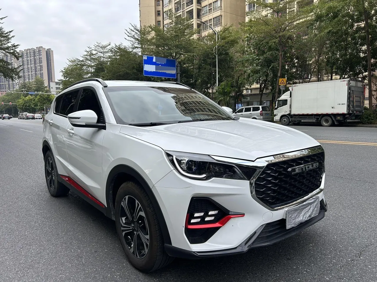 Jetour 2023 X70 1.5T Exceed PRO Edition 7-seat Automatic Gear 2