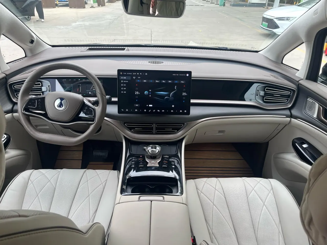 Denza 2022 Denza D9 DM-i 1.5T stepless 970 four-wheel drive flagship automatic gear 3