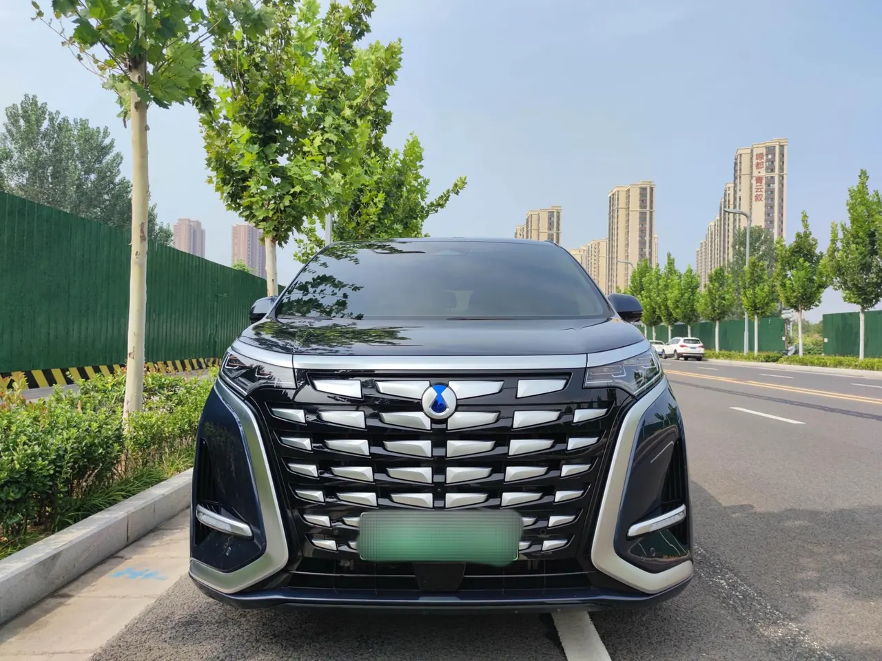 Denza 2022 Denza D9 DM-i 1.5T stepless 970 four-wheel drive flagship automatic gear 2