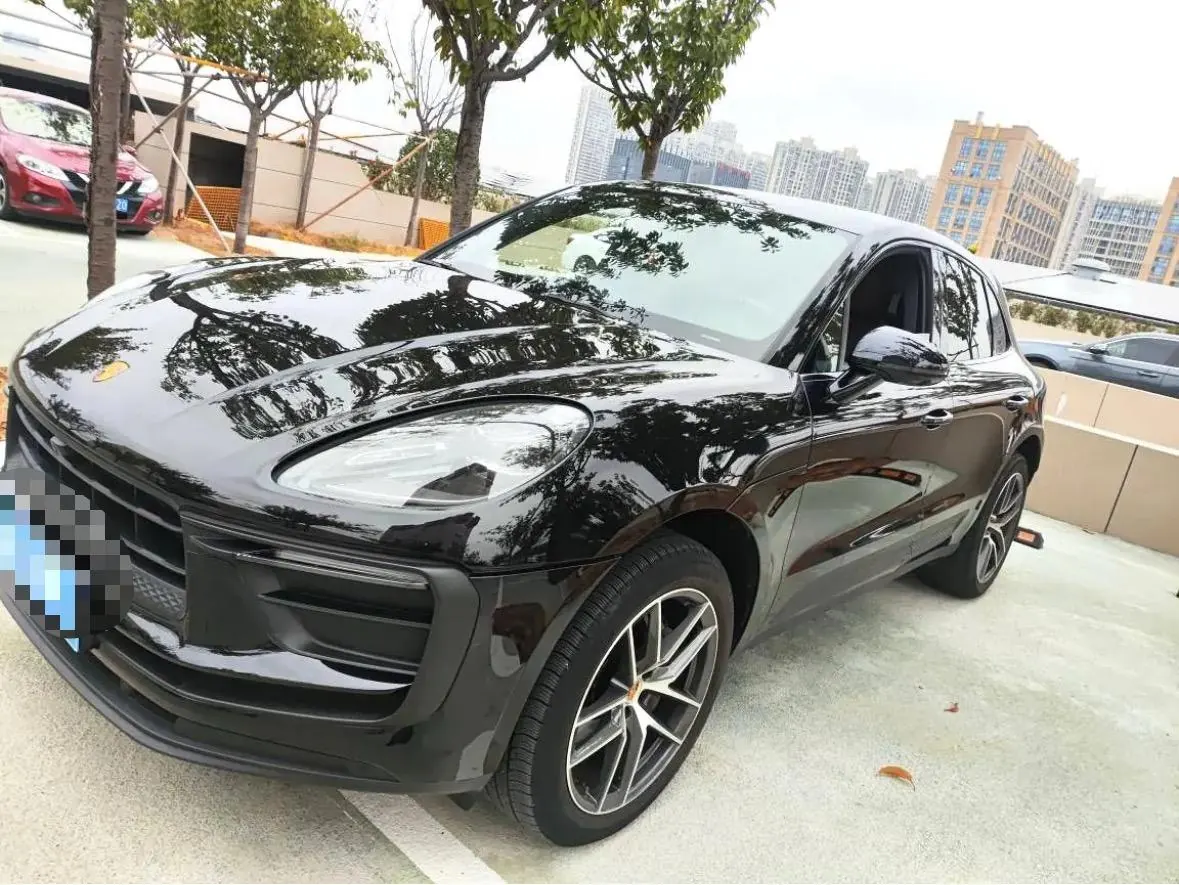 Porsche Macan (Imported) 2023 Macan 2.0T Automatic Gear - View 1
