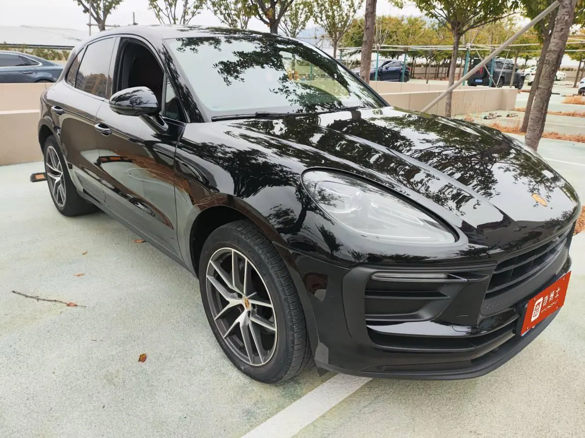 Porsche Macan (Imported) 2023 Macan 2.0T Automatic Gear 3