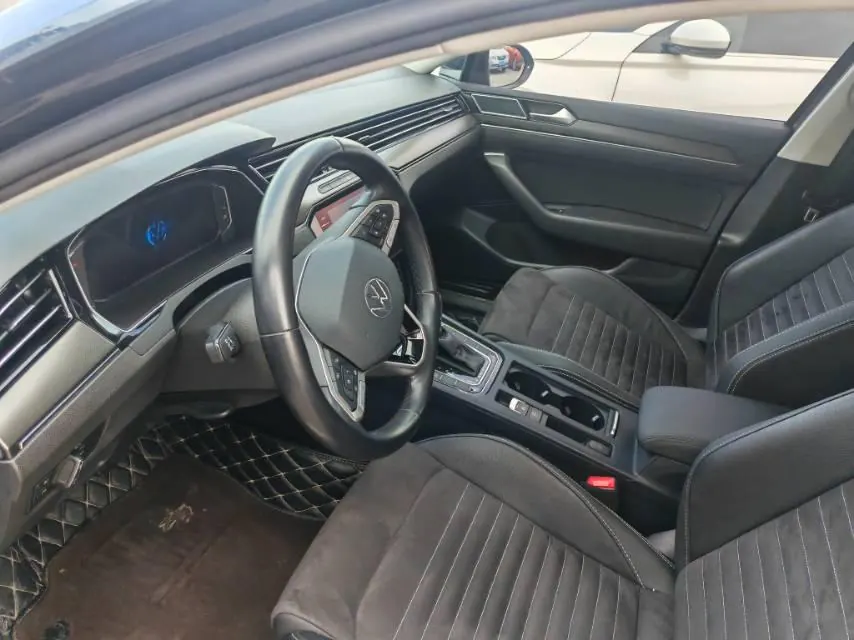 Volkswagen 2020 Magotan 2.0TSI 330TSI luxury automatic transmission 4