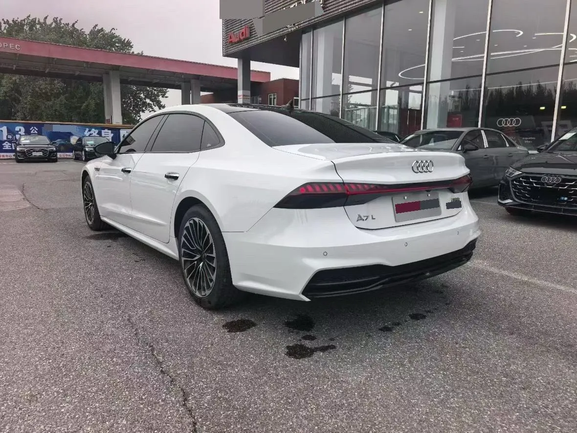 Audi 2022 A7L 2.0TFSI 45TFSI S-line Zhumeng New Edition Automatic Gear 7