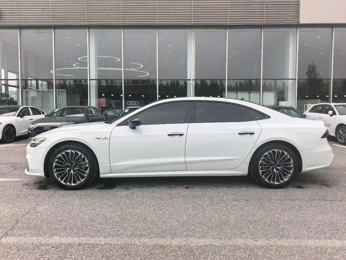 Audi 2022 A7L 2.0TFSI 45TFSI S-line Zhumeng New Edition Automatic Gear 9