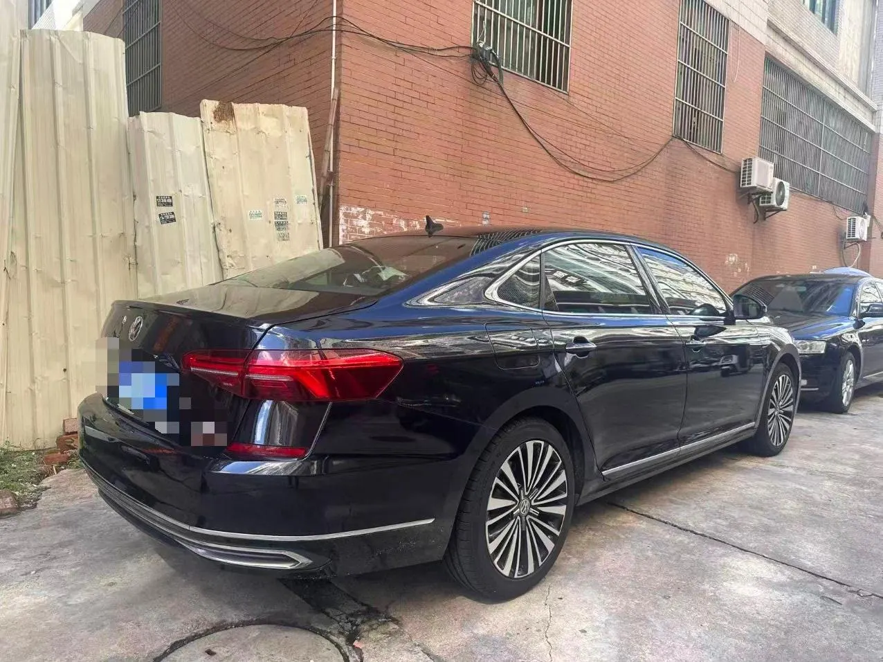 Volkswagen 2020 Passat 2.0TSI 330TSI Premium Edition Automatic Gear 2