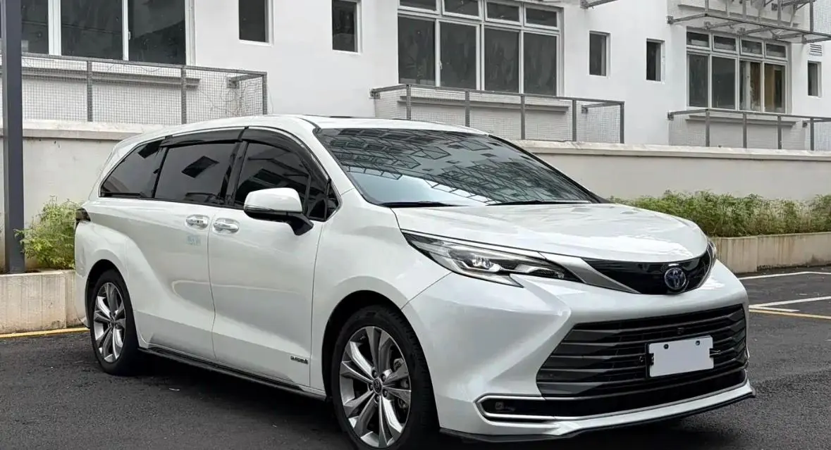 Toyota 2023 Sai 2.5 Stepless Premium Edition Automatic Gear 3