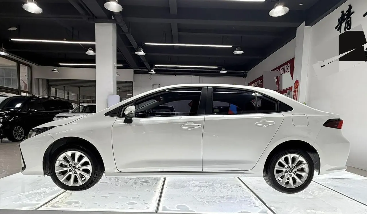 Toyota 2021 corolla 1.2T stepless elite version of automatic gear 4