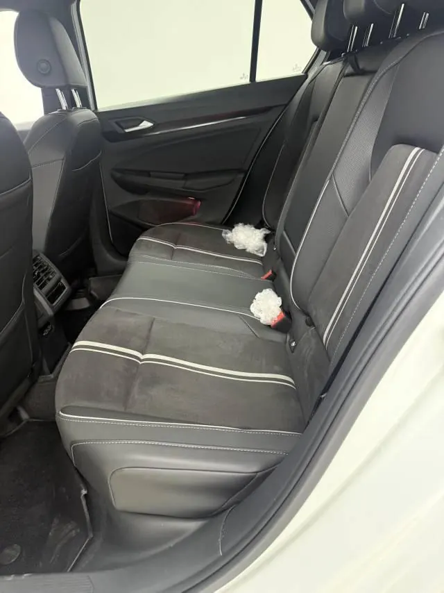 Volkswagen 2023 Golf 8 R-Line 1.4TSI 280TSI Automatic 10