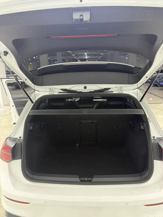 Volkswagen 2023 Golf 8 R-Line 1.4TSI 280TSI Automatic 8