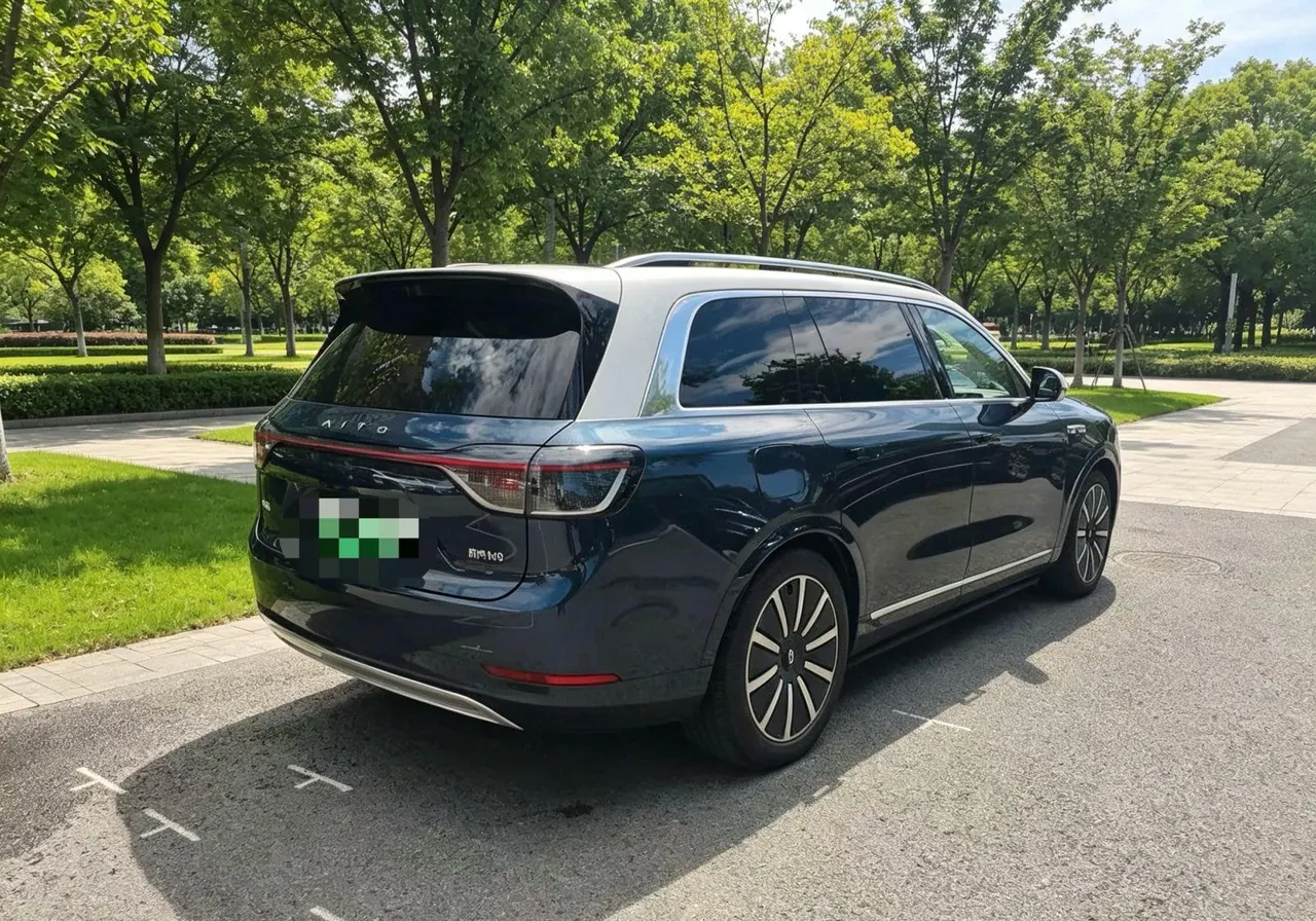 AITO 2025 AITO M9 extended range Ultra version 52kWh5 seat version automatic gear 3
