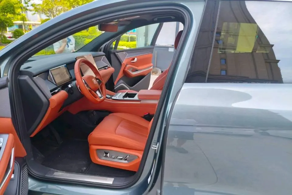 BYD 2025 Tang L EV 600KM four-wheel drive laser Radar flagship automatic gear 3
