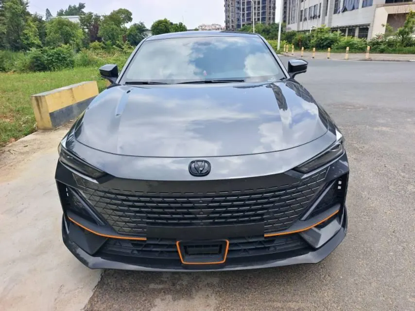 ChangAn 2023 UNI-V 1.5T Sports Edition Automatic 2