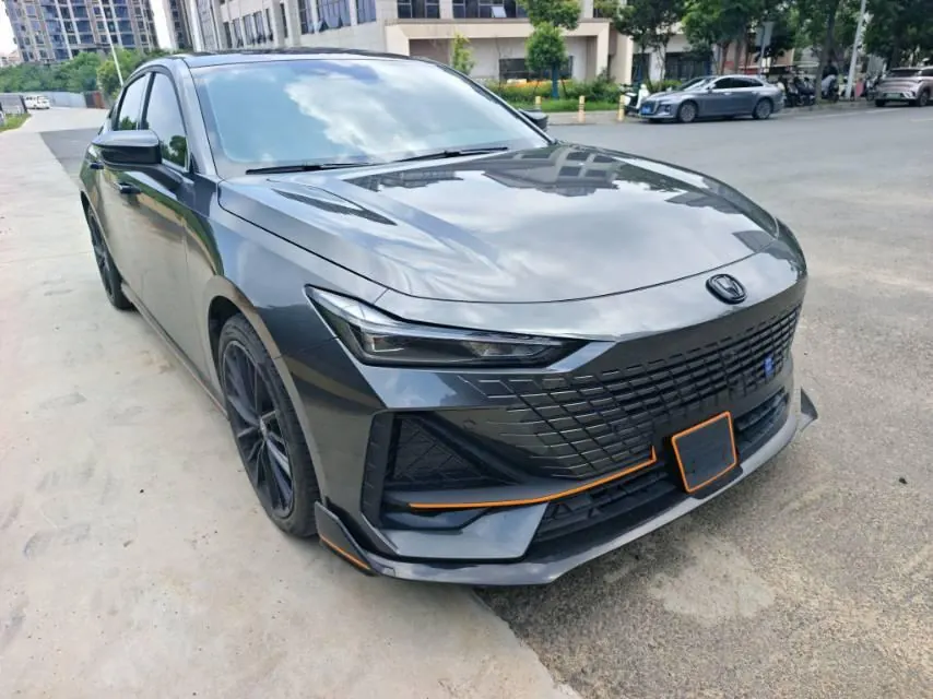 ChangAn 2023 UNI-V 1.5T Sports Edition Automatic 3